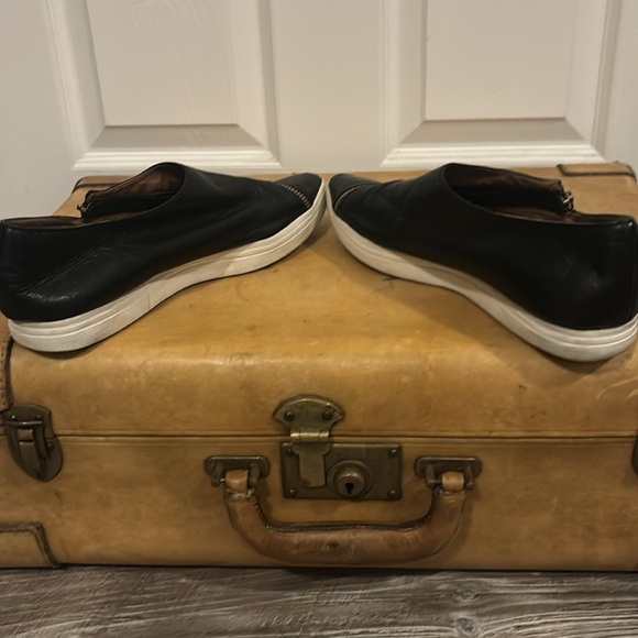 ALL BLACK ANTHROPOLOGIE LEATHER SIDE ZIP SHOE SIZE 9.5 - Picture 7 of 11